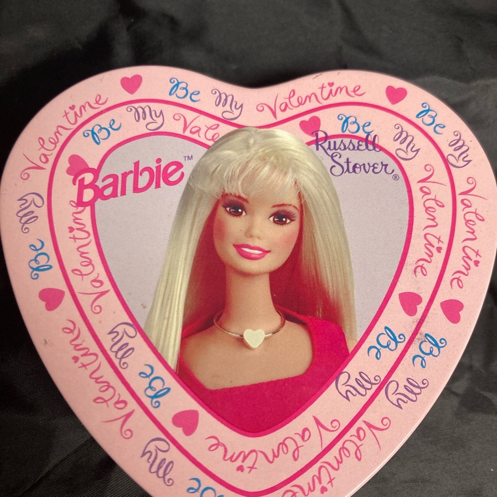 2 Barbie Valentine Tins 1999 - Picture 3 of 7